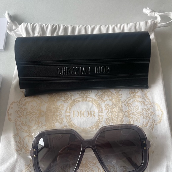 Brand new dior sunglasses with box and bag - Picture 2 of 8